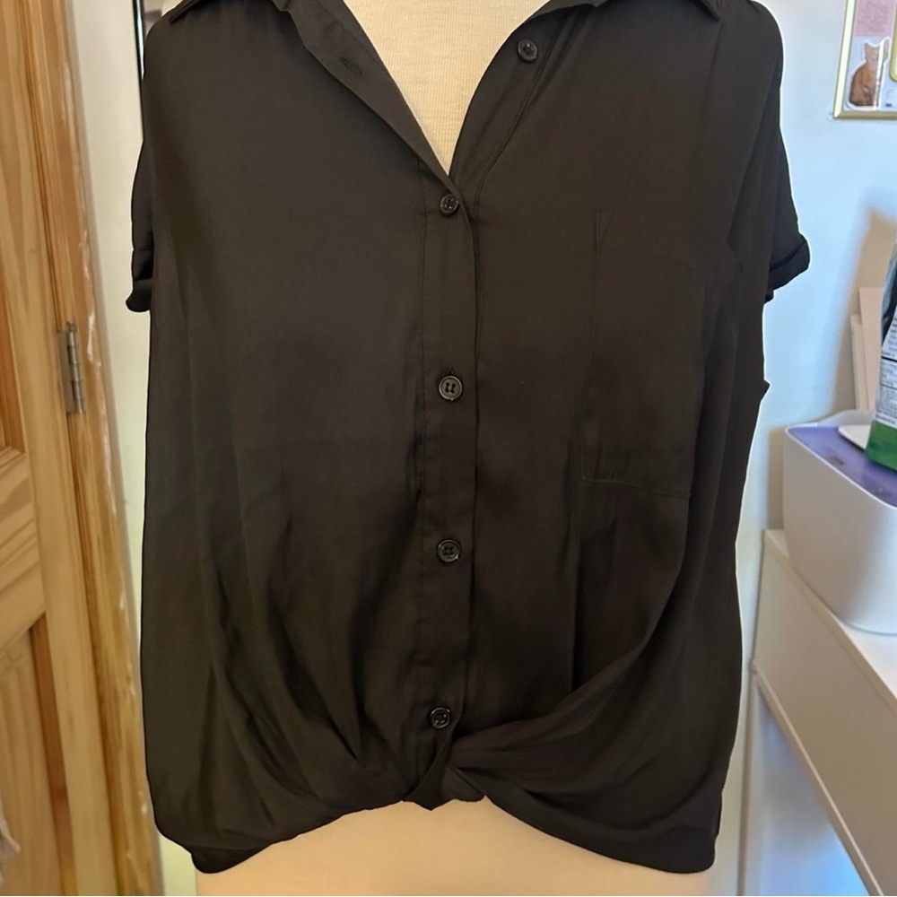 Rose & Olive Black Button-Down Shirt
